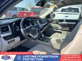 Used 2017 Toyota Highlander XLE image 2