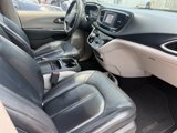 Used 2017 Chrysler Pacifica Touring-L image 3