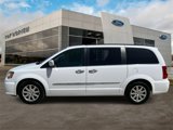 Used 2015 Chrysler Town & Country Touring w/ Driver Convenience Group image 2