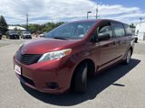 Used 2015 Toyota Sienna L image 2