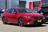 Used 2020 Toyota Camry SE image 2