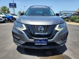 Used 2018 Nissan Rogue SV image 2