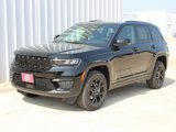 New 2025 Jeep Grand Cherokee Altitude image 3