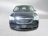 Used 2016 Chrysler Town & Country Touring-L w/ Driver Convenience Group image 2