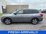 Used 2020 Nissan Pathfinder SV image 2