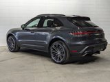 Certified 2025 Porsche Macan image 3
