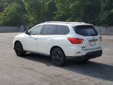 Used 2018 Nissan Pathfinder SV image 3