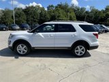 Used 2017 Ford Explorer XLT image 4