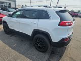Used 2018 Jeep Cherokee Limited image 3