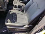 New 2025 Chrysler Pacifica Select image 4