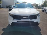 Used 2023 Kia Sorento LX image 4