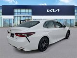 Used 2023 Toyota Camry SE image 3
