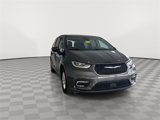 Used 2023 Chrysler Pacifica Touring-L image 3