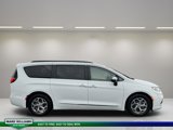 Used 2023 Chrysler Pacifica Limited image 6