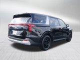 Used 2025 Kia Carnival image 3