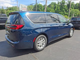 New 2025 Chrysler Pacifica Select image 4