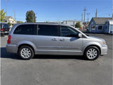 Used 2016 Chrysler Town & Country Touring image 6
