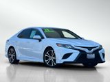 Used 2018 Toyota Camry LE image 2