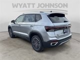 New 2025 Volkswagen Taos SE image 3
