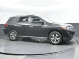 Used 2020 Nissan Pathfinder SV image 2