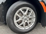 Used 2024 Chrysler Pacifica Touring-L image 2