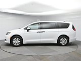 Used 2021 Chrysler Voyager L image 2