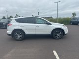Used 2018 Toyota RAV4 LE image 4