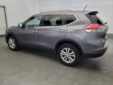Used 2016 Nissan Rogue SV image 3