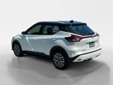 Used 2022 Nissan Kicks SV image 3