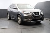 Used 2019 Nissan Rogue SV image 2