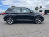 Used 2022 Hyundai Venue SEL image 2