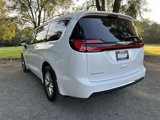 Used 2023 Chrysler Pacifica Touring-L image 6