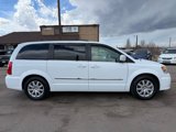 Used 2016 Chrysler Town & Country Touring image 2