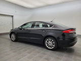 Used 2017 Ford Fusion SE w/ Fusion SE Technology Package image 3