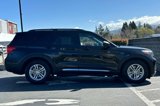 Used 2022 Ford Explorer XLT image 3