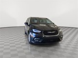 Used 2023 Chrysler Pacifica Touring-L image 3