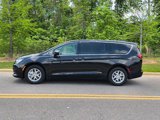 Used 2022 Chrysler Voyager LX image 2