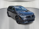 Used 2022 Volkswagen Tiguan SE R-Line image 2