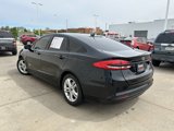 Used 2018 Ford Fusion SE image 4