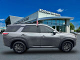Used 2022 Nissan Pathfinder SV image 3