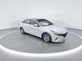 Used 2021 Hyundai Elantra SE image 2