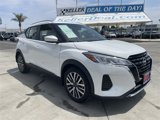 Used 2022 Nissan Kicks SV image 2