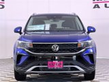 New 2024 Volkswagen Taos SE image 2