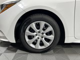Used 2021 Toyota Corolla LE image 5