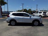 Used 2019 Nissan Rogue SV image 3