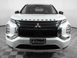 Used 2024 Mitsubishi Outlander SE image 2