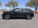 Used 2020 Volkswagen Atlas Cross Sport SE image 2