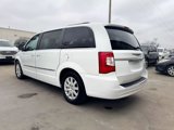 Used 2015 Chrysler Town & Country Touring image 5