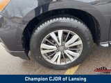 Used 2020 Nissan Pathfinder SL image 2
