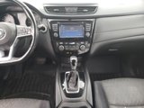 Used 2017 Nissan Rogue SV image 2